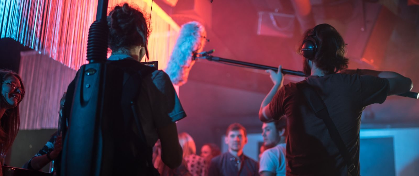 London Minibus TV AdobeStock_259459264-e1601899815301 Services  